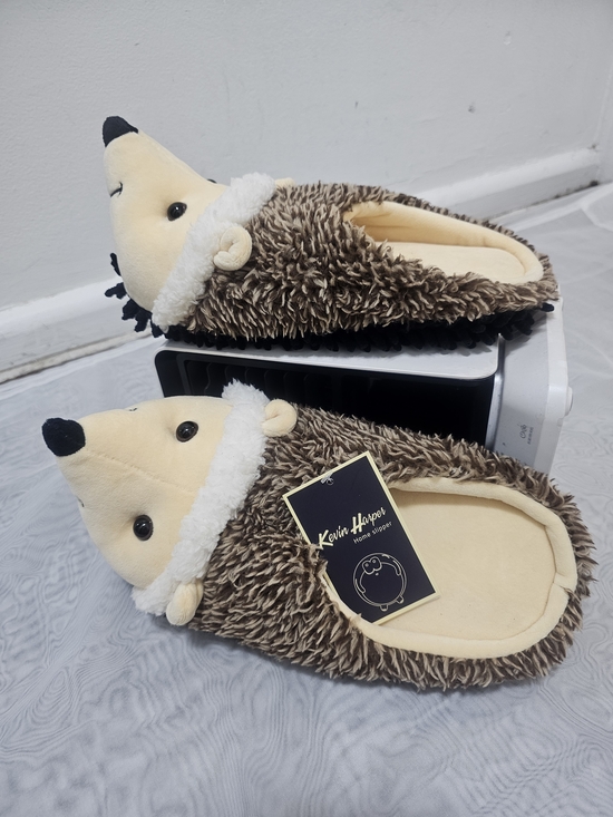 Kevin Harper Other - Kevin Harper Women’s US 7 Plush Hedgehog Slip-On Slippers Brown Beige Round Toe